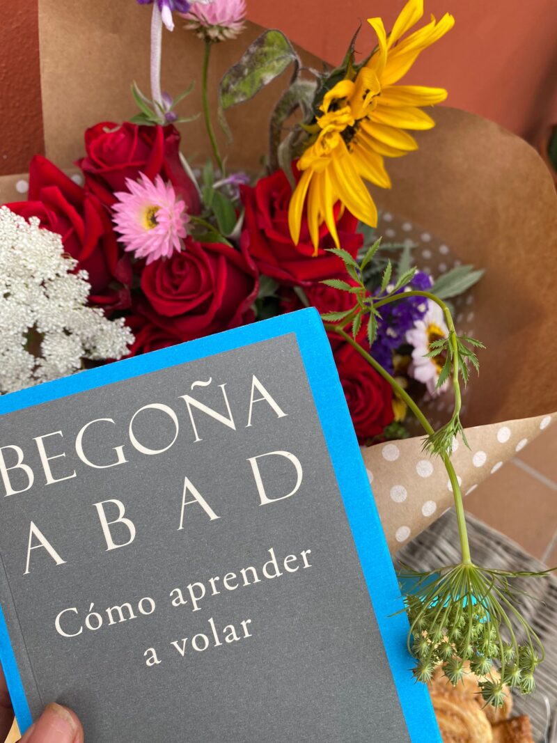 desayuno - ramo de flores - floresiendom - libro